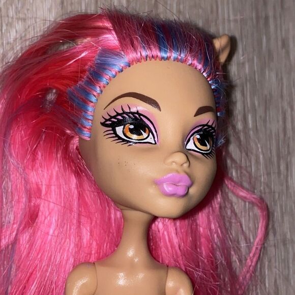 Monster High Creepateria Howleen Wolf - Picture 3 of 11